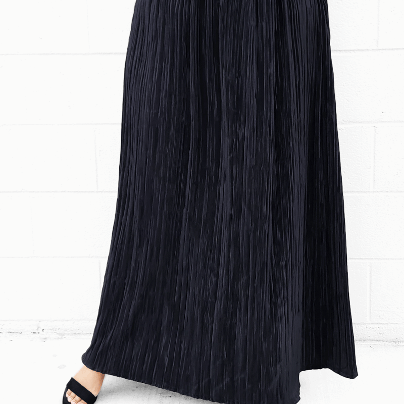 Sealed With A Kiss Daphne Skirt In Black