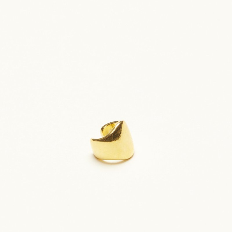 Shapes Studio Covering Hoop Ear Cuff In Gold