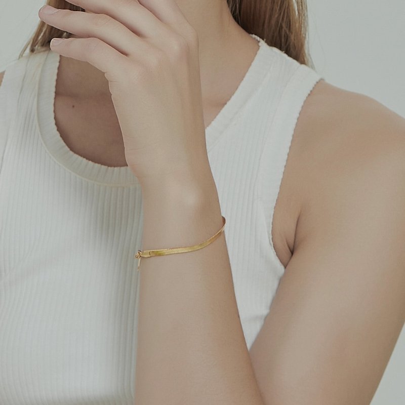 Shop Shapes Studio Herringbone Flat Chain Bracelet In Gold