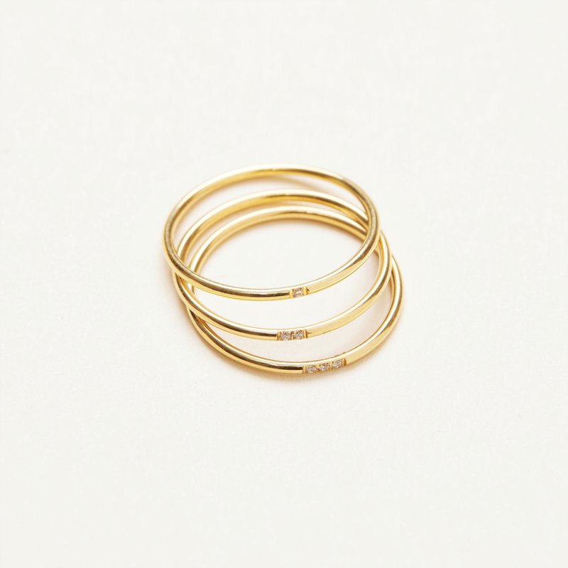 Shapes Studio Minimalist Zircon Stacking Ring Set In Gold