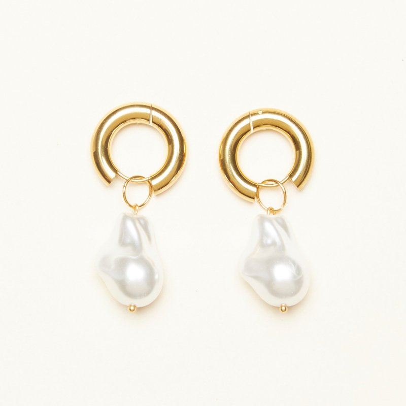 Shapes Studio Victoria Pearl Drop Earrings In Gold