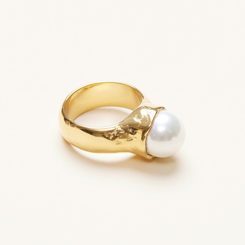 Shop Shapes Studio Vintage Pearl Signet Ring In Gold