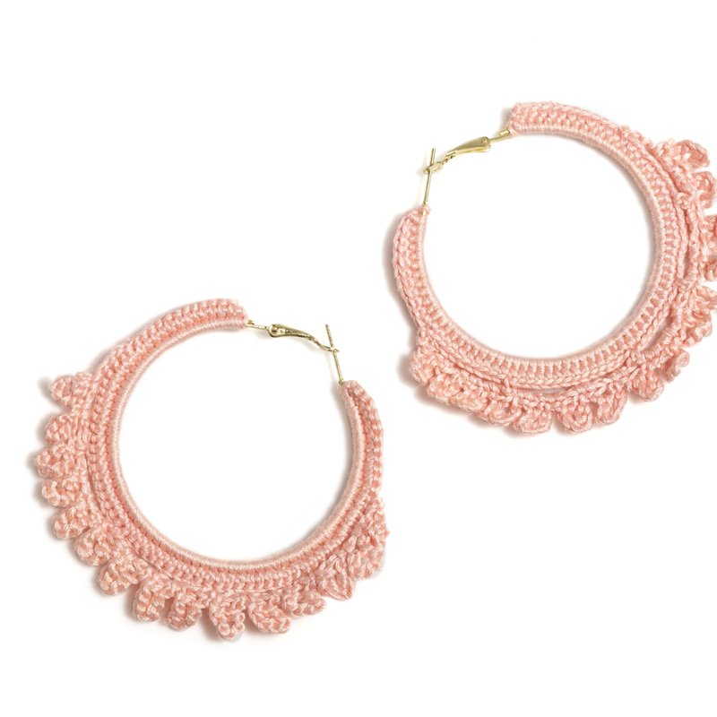 Shiraleah Emme Crocheted Hoops In Pink