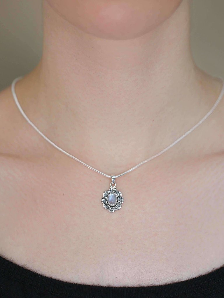 Suhana Gemstone Necklace