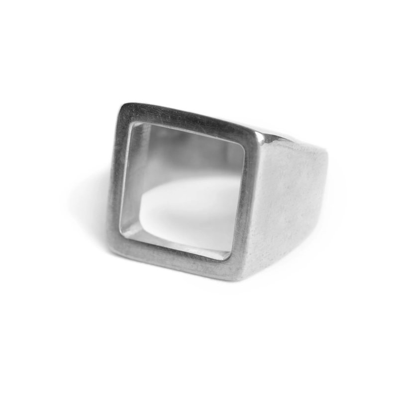 Soko Open Square Statement Ring In Grey