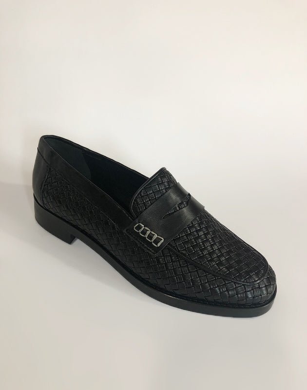 Suzanne Rae Woven Keene Loafer In Black