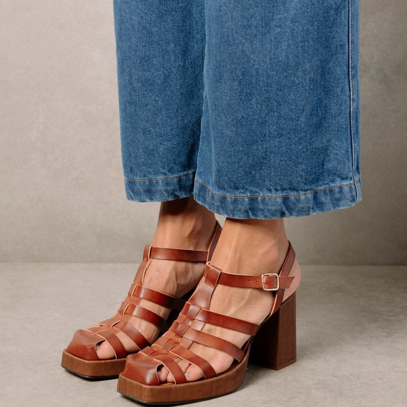 Svegan Rollers Caramel Sandals In Brown