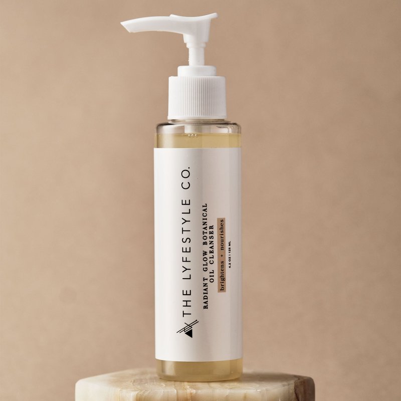 The Lyfestyle Co. Radiant Glow Botanical Oil Cleanser In Neutral