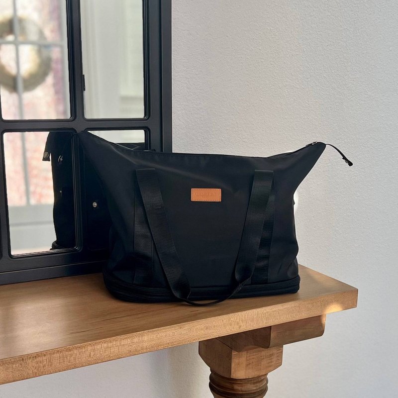 Threaded Pear Expandable Tote In Black