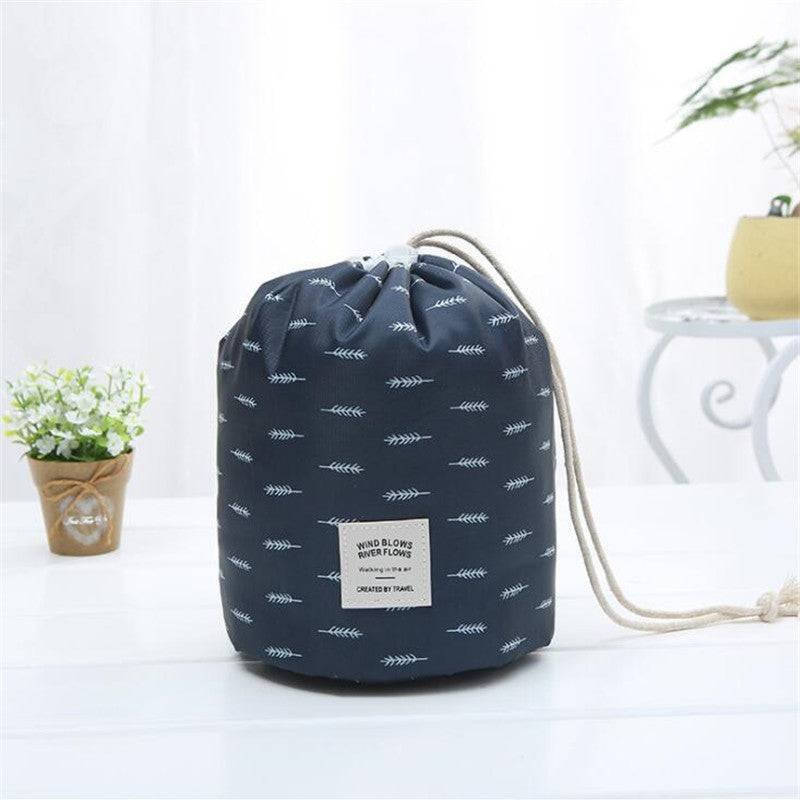 Threaded Pear Portable Cosmetic Bags In Blue