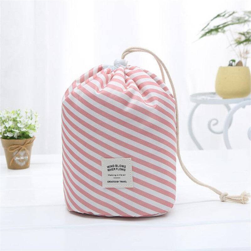 Threaded Pear Portable Cosmetic Bags In Pink