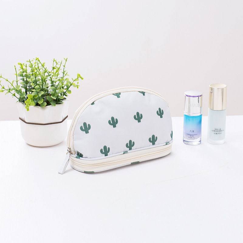 Threaded Pear Portable Makeup Bag In White