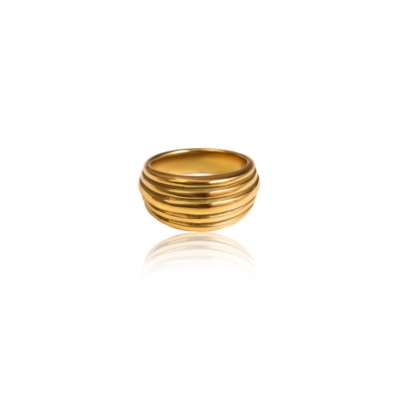 Shop Tseatjewelry Vein Ring In Gold