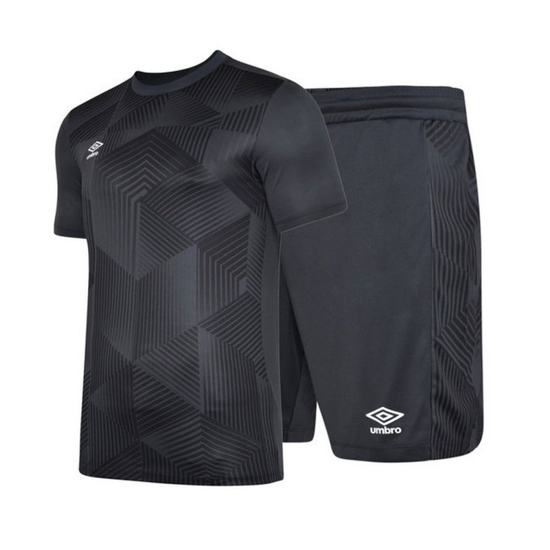 Umbro Mens Maxium Football Kit In Black
