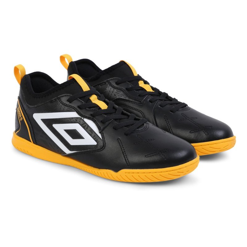 Umbro Mens Tocco 2 Club Sneakers In Black