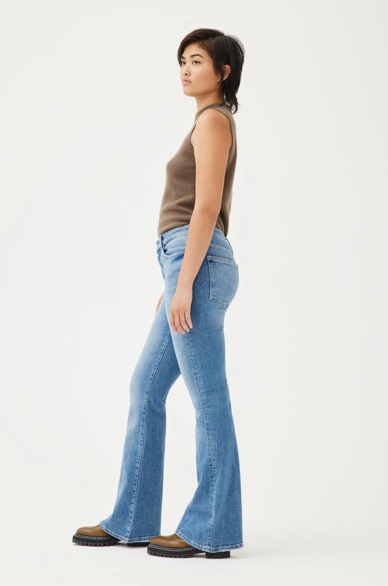 MIA - High Rise Flare Jeans - Smith